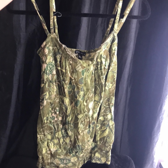 Green tank top - Picture 1 of 2